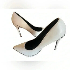 Wild Diva Lounge Studded pointed heels shoes. Little mark on the heal. S…